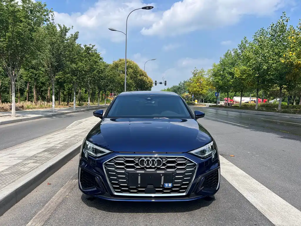 Audi A3 2023 — фото 2