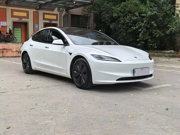 Tesla Model 3 2023