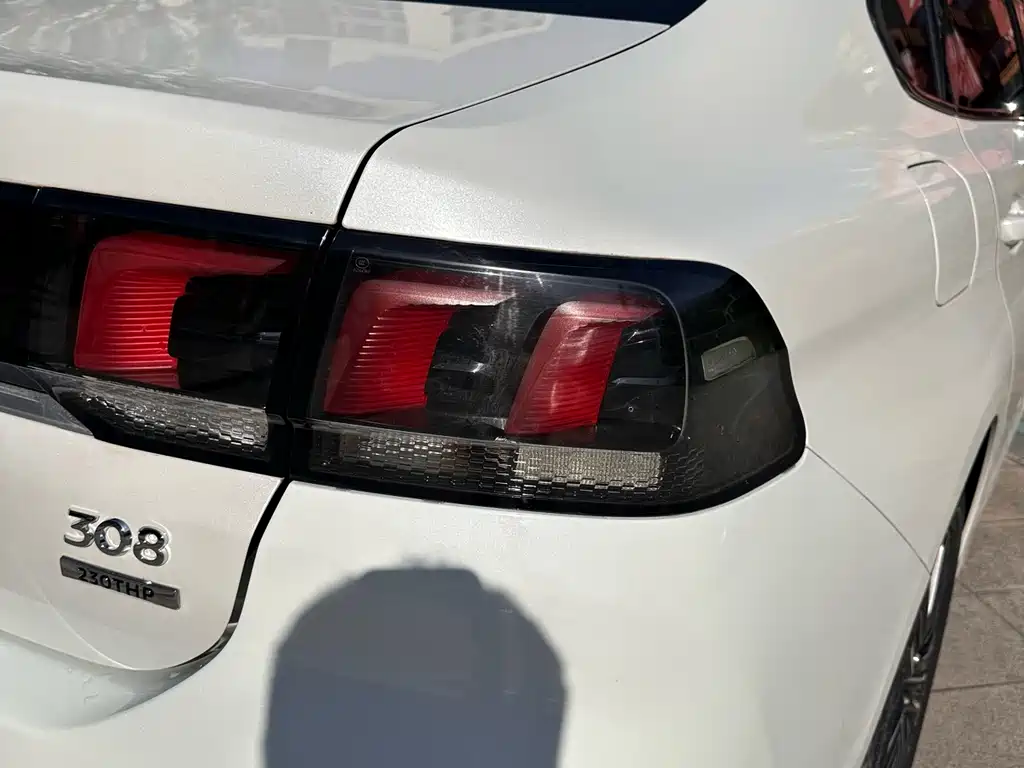 Peugeot 308 2019 — фото 17