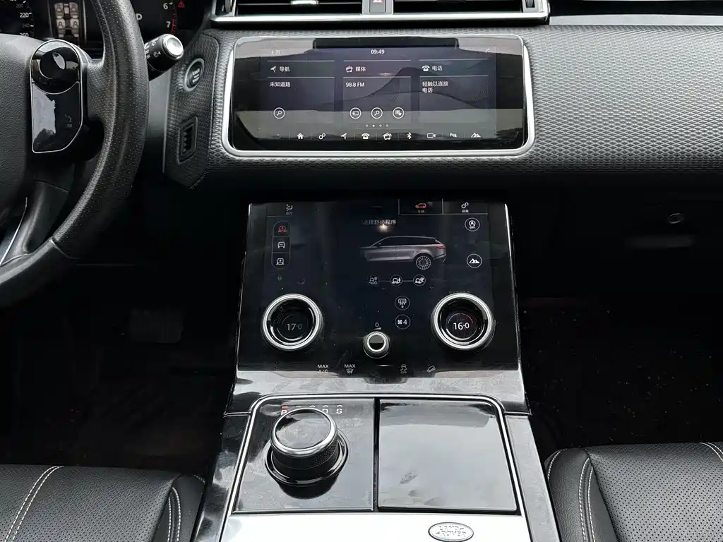 Land Rover Velar 2019 — фото 11