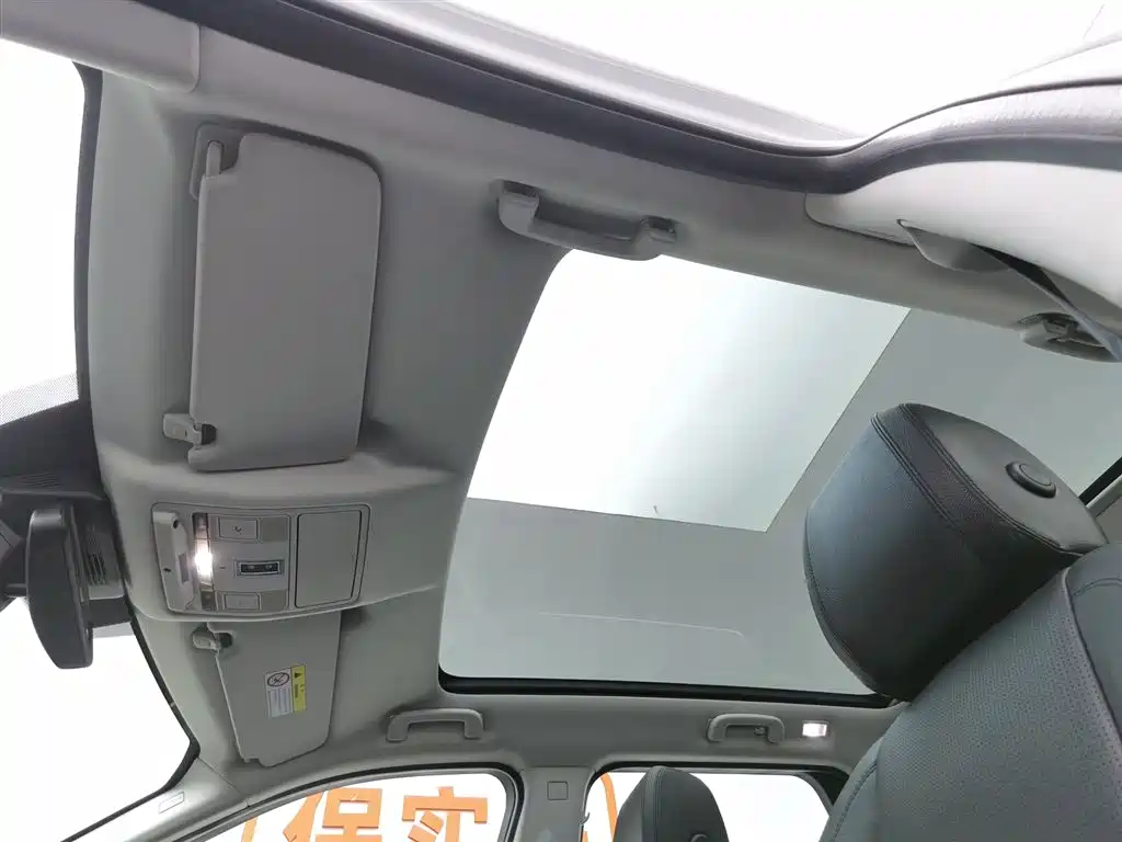 Land Rover Discovery Sport 2018 — фото 14