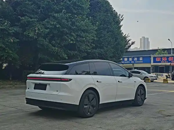 Li Auto i6 2026
