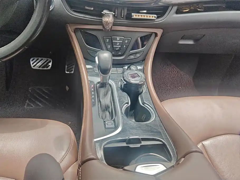 Buick Envision Plus 2018 — фото 16