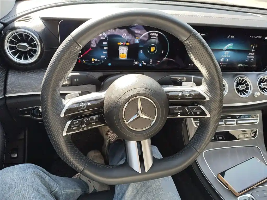 Mercedes-Benz E-Class 2023 — фото 11