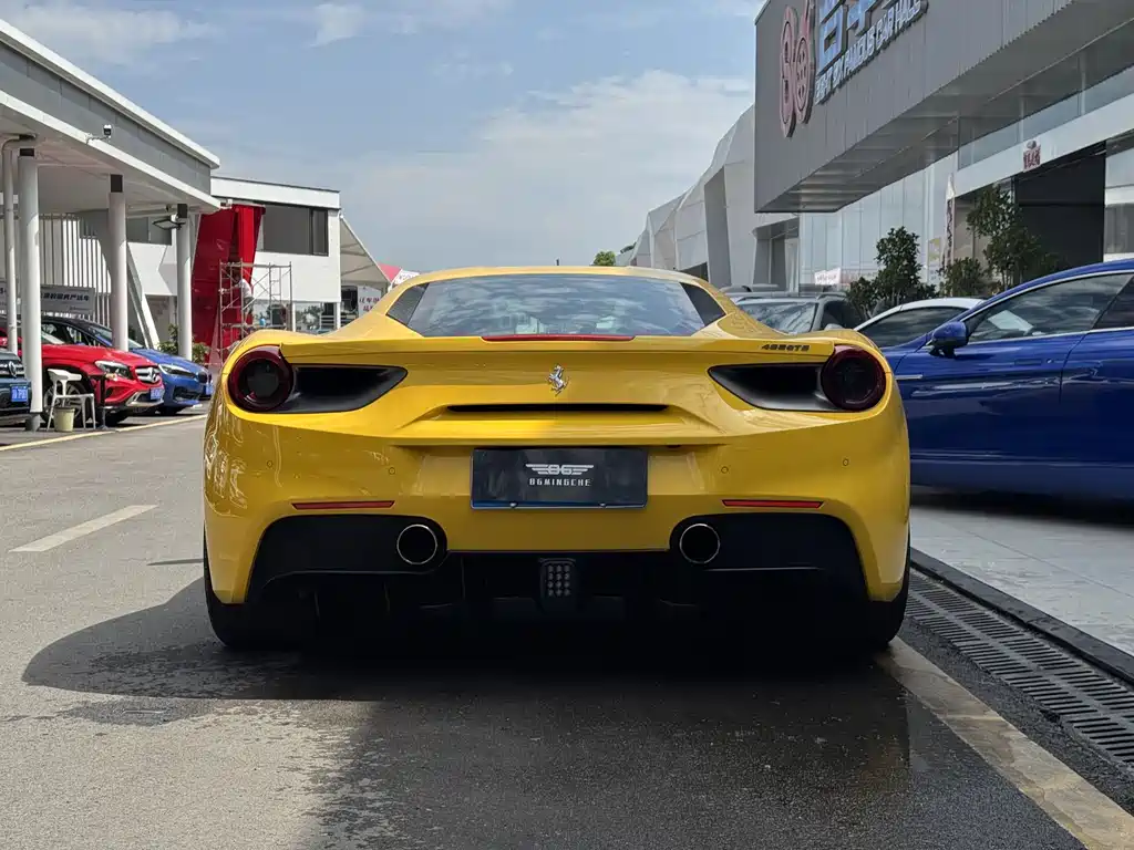 Ferrari 488 2017 — фото 12