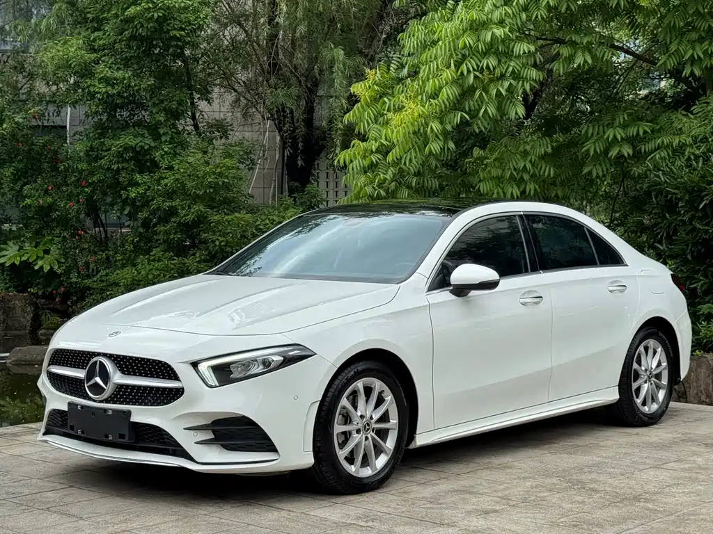 Mercedes-Benz A-Class 2022 — фото 1