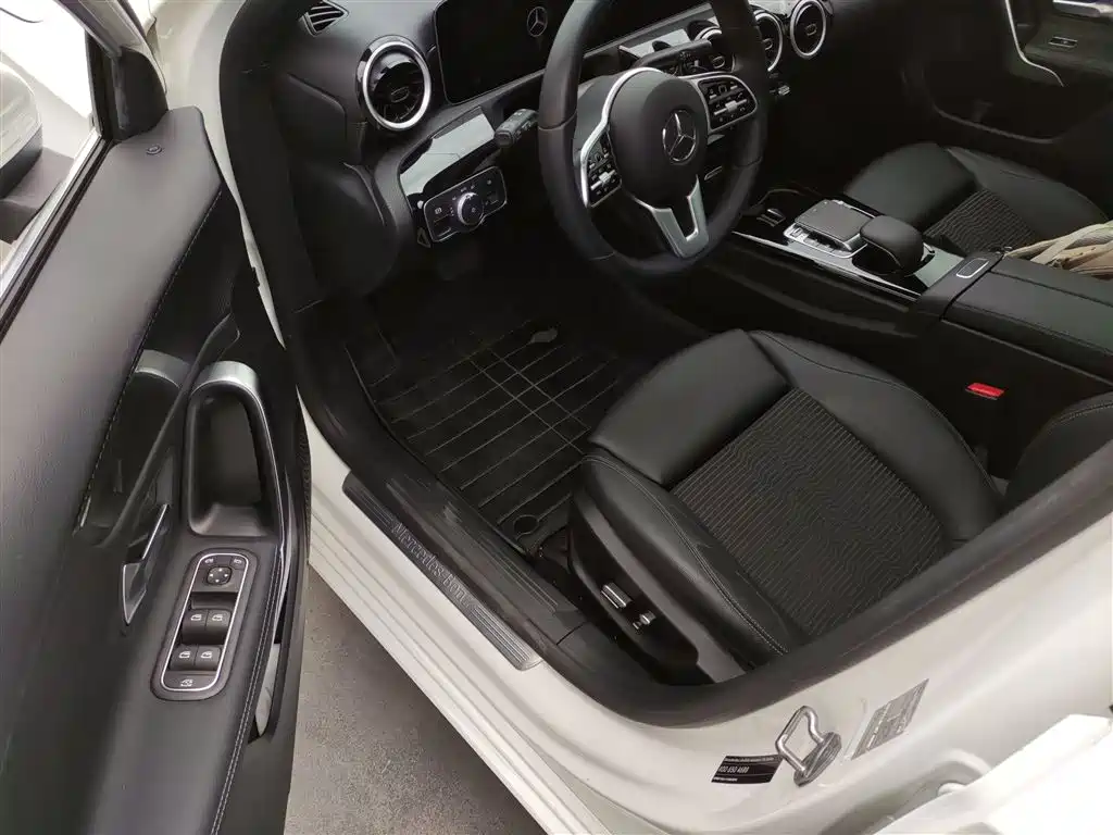 Mercedes-Benz A-Class 2020 — фото 23