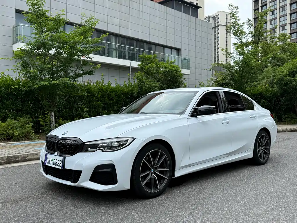 BMW 3 Series 2023 — фото 1