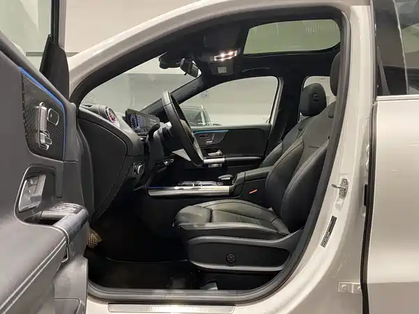 Mercedes-Benz GLA 2024