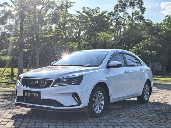 Geely Emgrand 2022