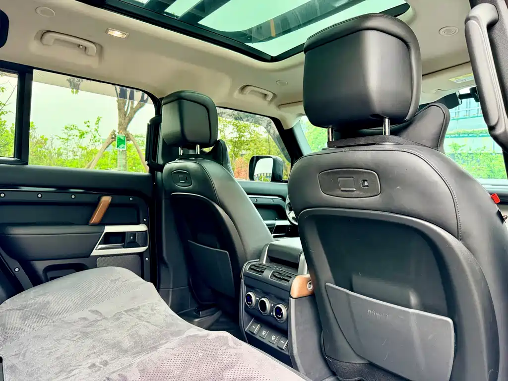 Land Rover Defender 2022 — фото 14