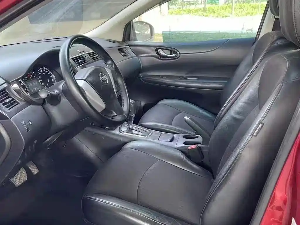 Nissan Tiida 2013