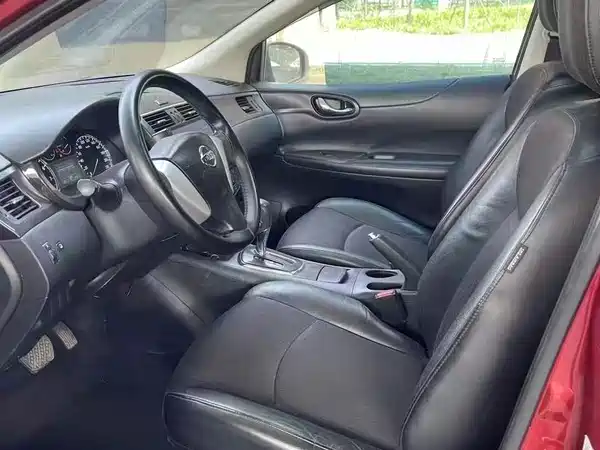 Nissan Tiida 2013