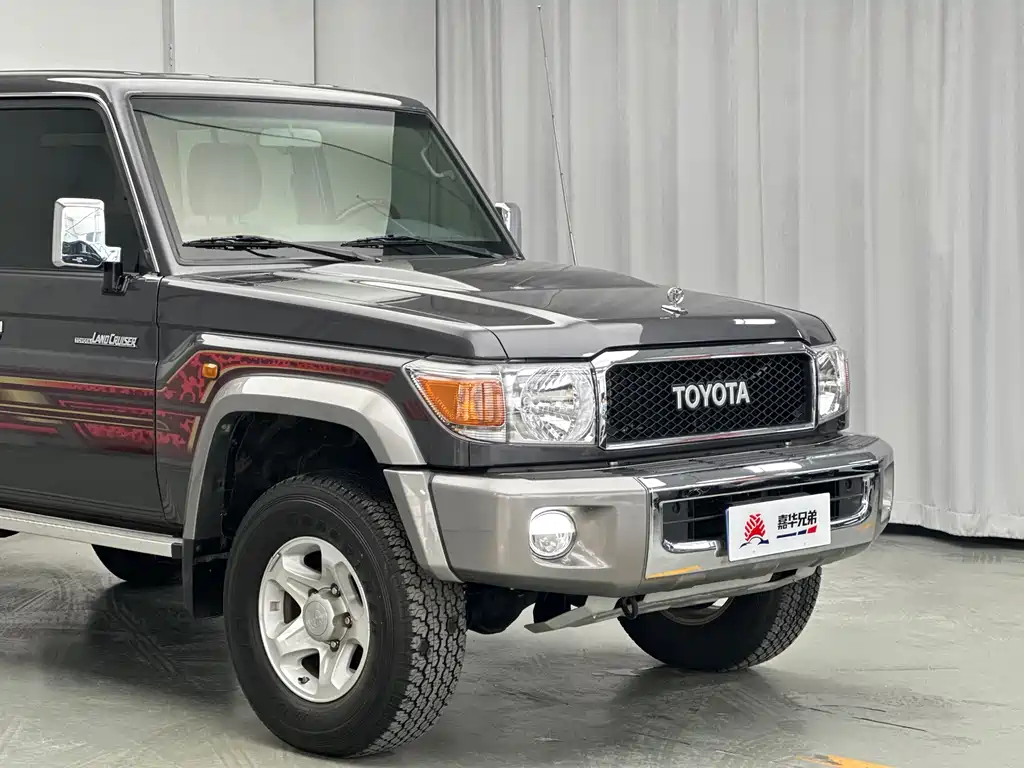 Toyota Land Cruiser 2023 — фото 5