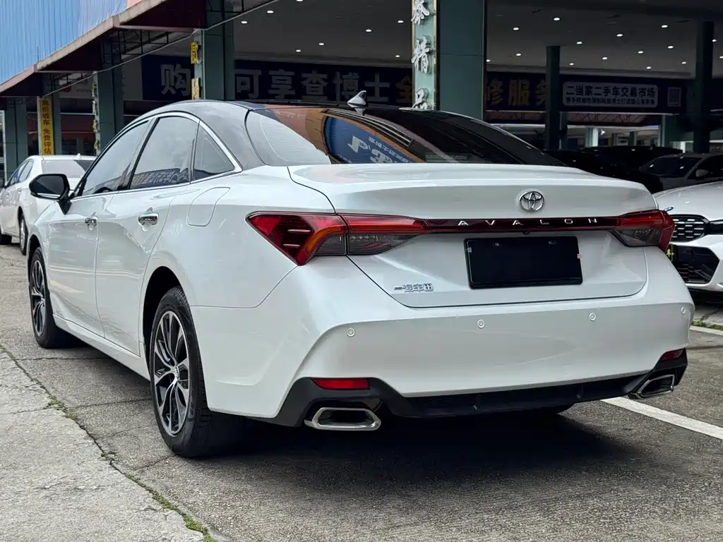 Toyota Avalon 2023 — фото 19