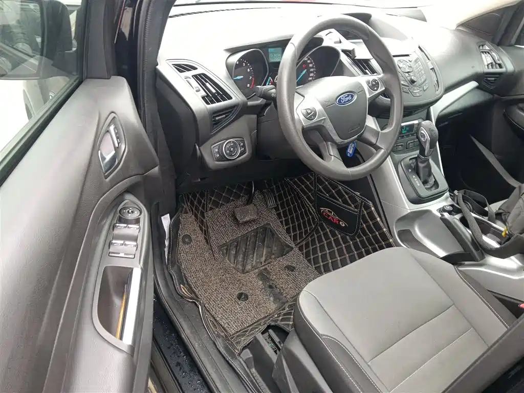 Ford Kuga 2015 — фото 16