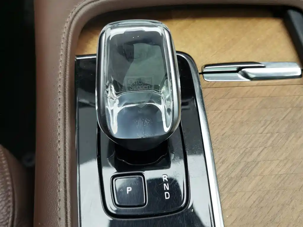 Volvo XC90 2023 — фото 13