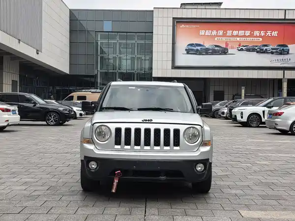 Jeep Freelancer 2014