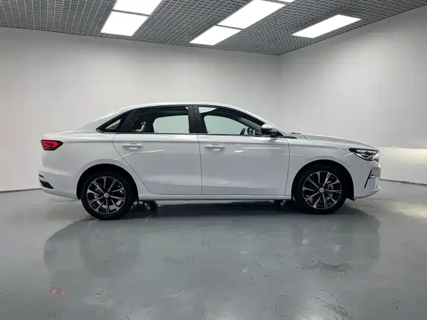 Geely Emgrand 2025
