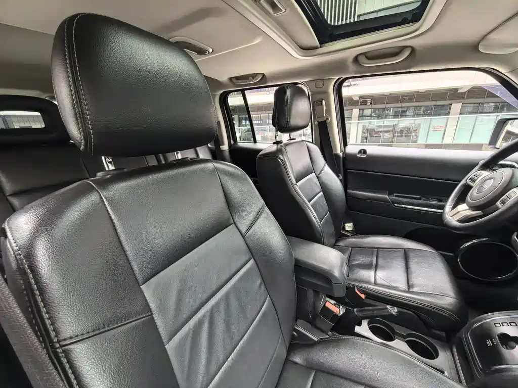 Jeep Patriot 2014 — фото 16