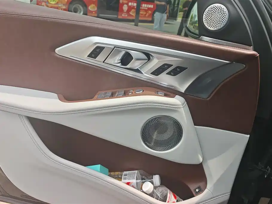 BMW XM 2025