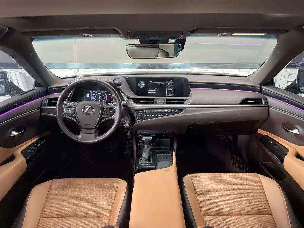 Lexus ES 2020 — фото 13