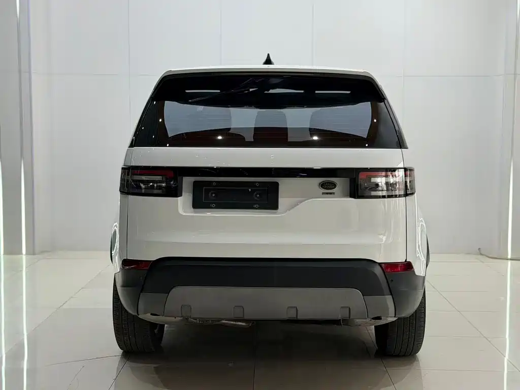 Land Rover Discovery 2017 — фото 11