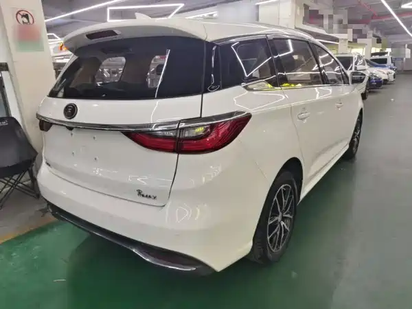 BYD Song MAX 2017