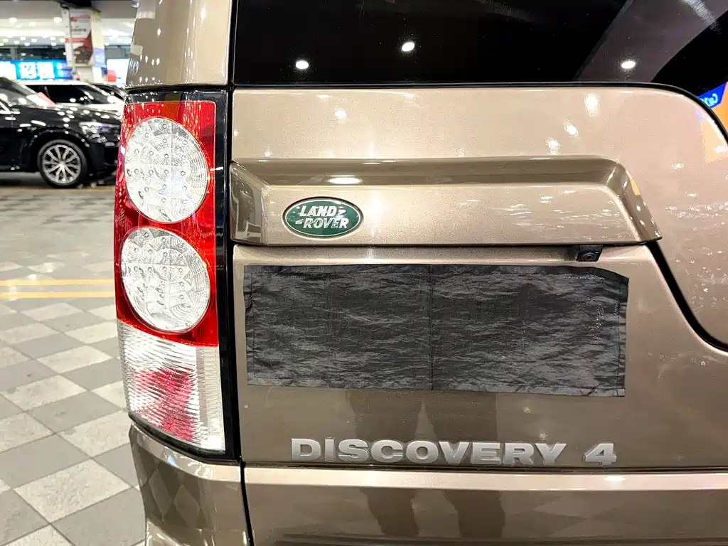 Land Rover Discovery 2011 — фото 12
