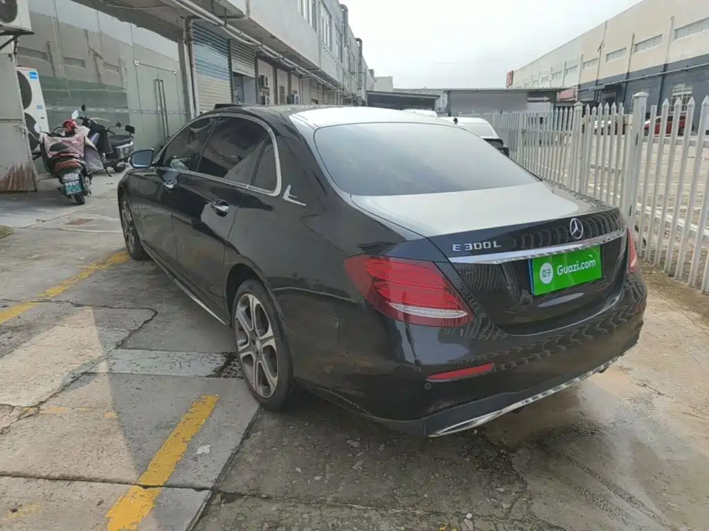 Mercedes-Benz E-Class 2016