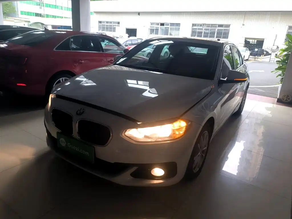 BMW 1 Series 2017 — фото 1