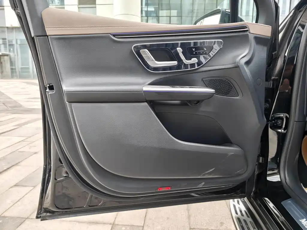 Mercedes-Benz EQE SUV 2025 — фото 22