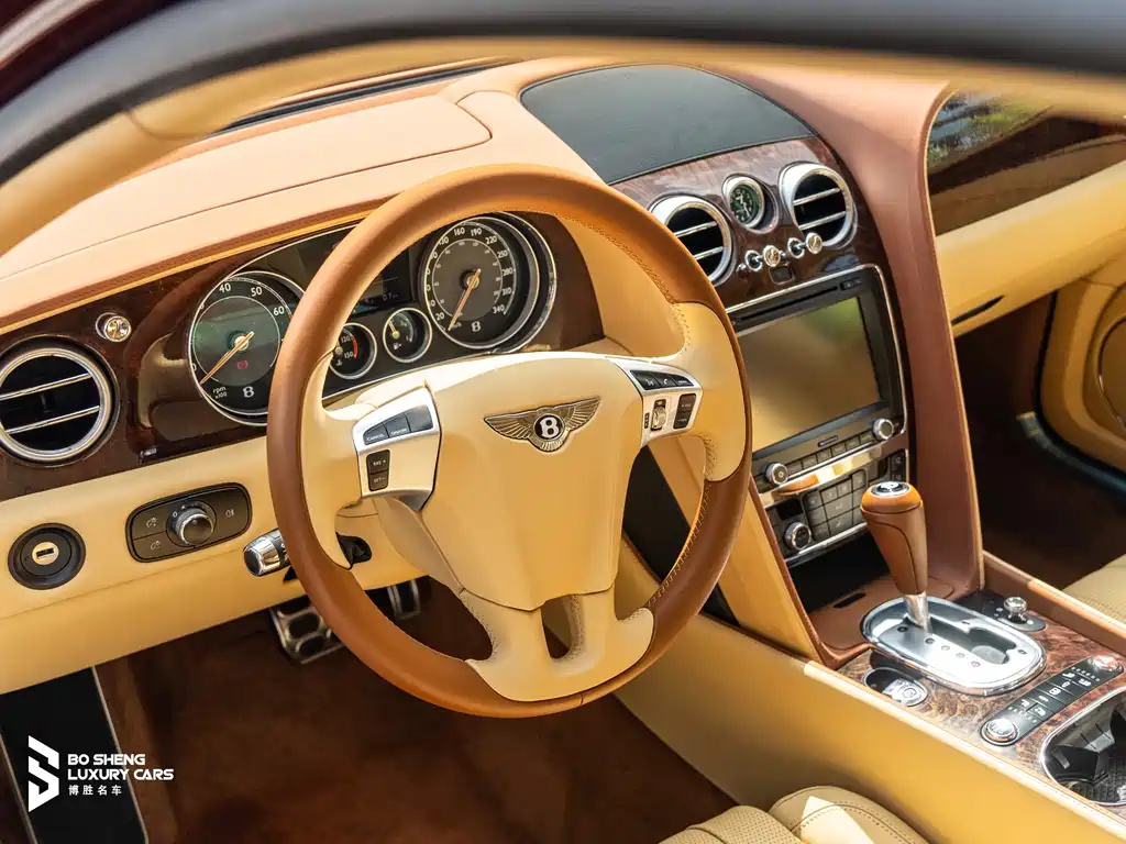 Bentley Flying Spur 2016 — фото 28