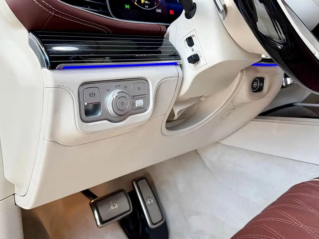 Mercedes-Benz Maybach GLS 2024 — фото 11