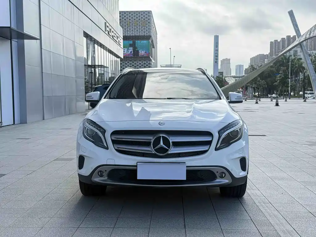 Mercedes-Benz GLA 2016