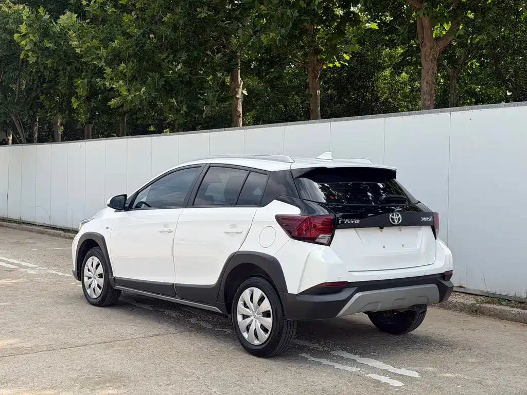 Toyota Yaris L 2023
