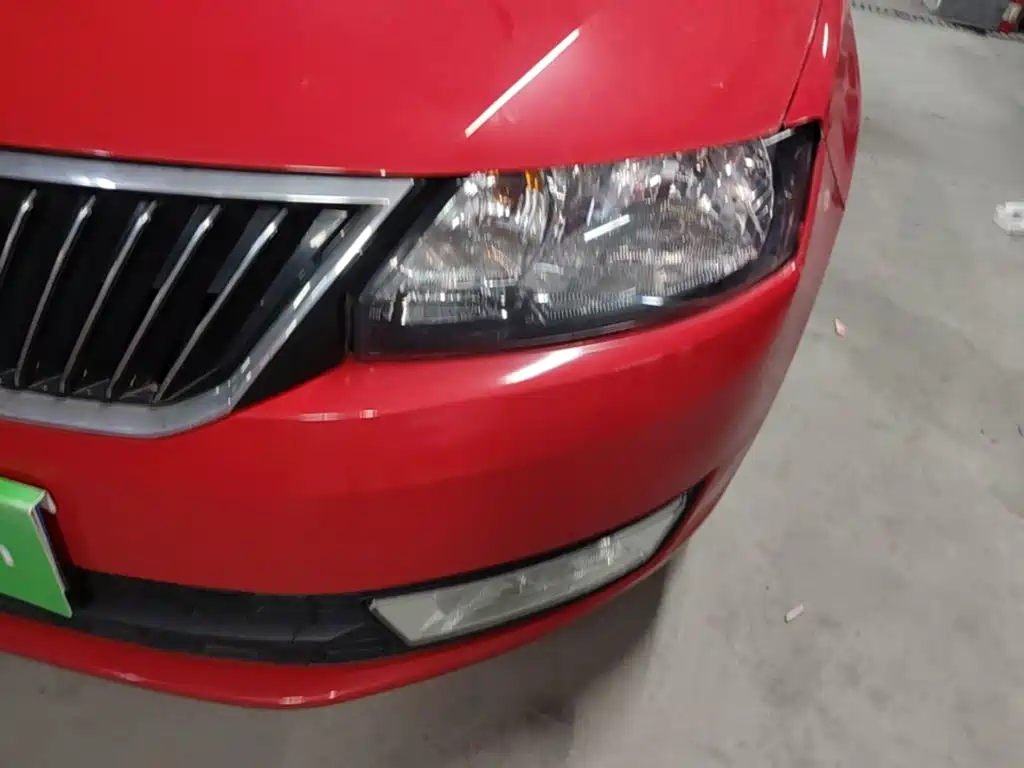 Skoda Rapid Spaceback 2015 — фото 24