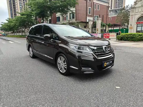 Honda Elysion 2016