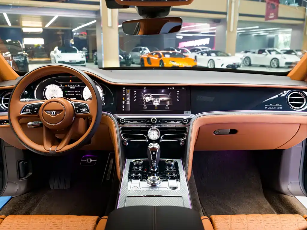 Bentley Flying Spur Plug-In Hybrid 2022 — фото 13