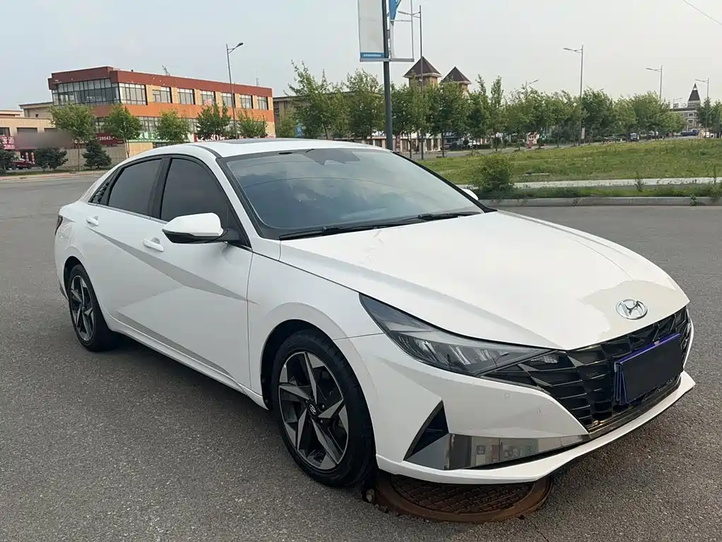 Hyundai Elantra 2021 — фото 11
