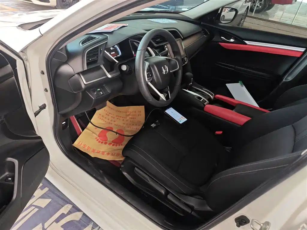 Honda Civic 2018 — фото 16