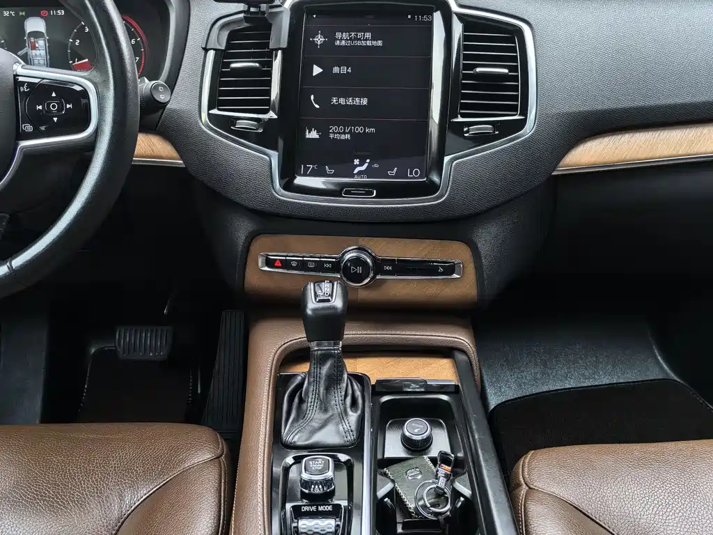 Volvo XC90 2021 — фото 10