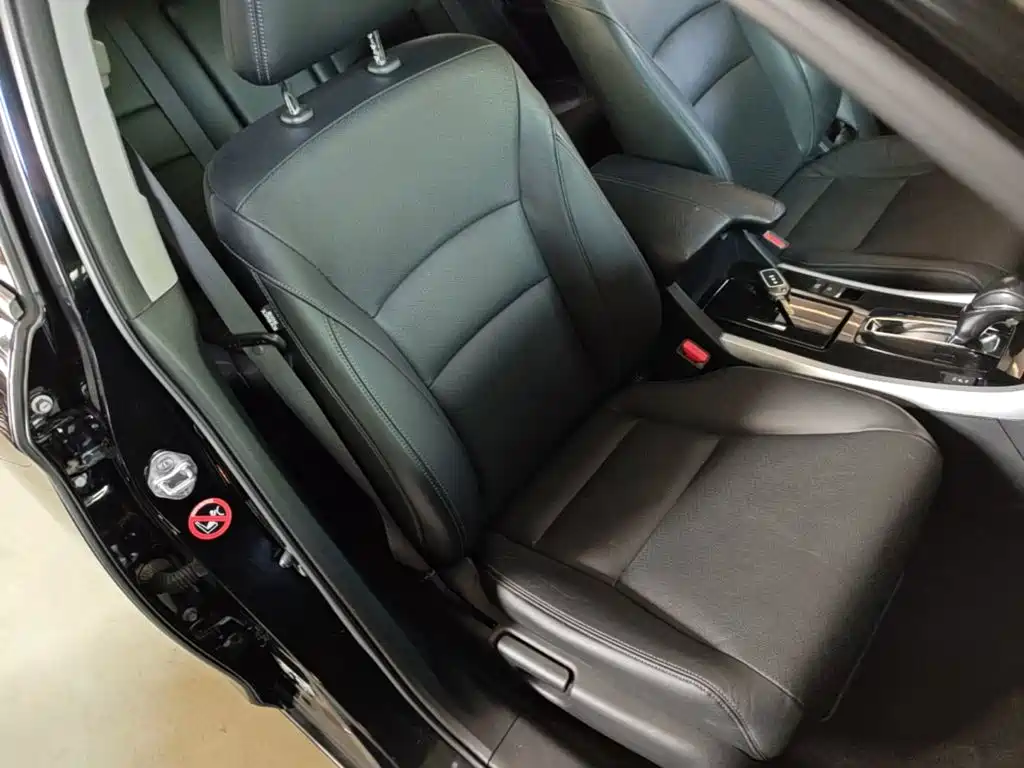Honda Accord 2017 — фото 20