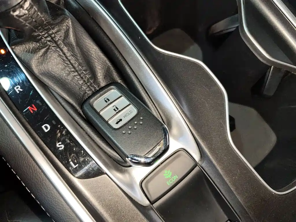 Honda Accord 2021 — фото 17