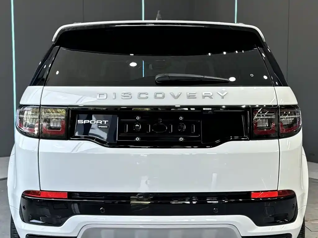 Land Rover Discovery Sport 2023 — фото 7