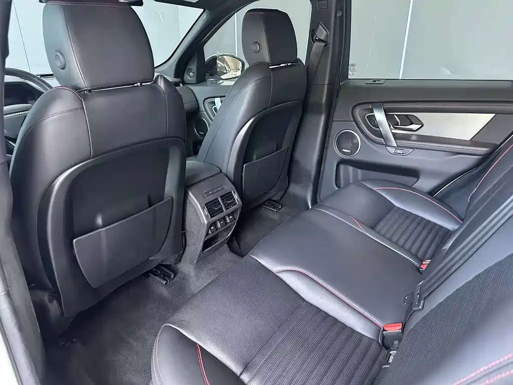 Land Rover Discovery Sport 2023 — фото 10