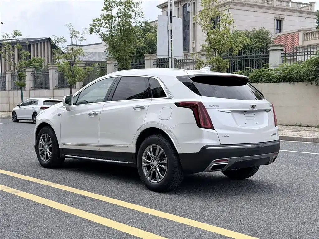 Cadillac XT5 2020 — фото 9