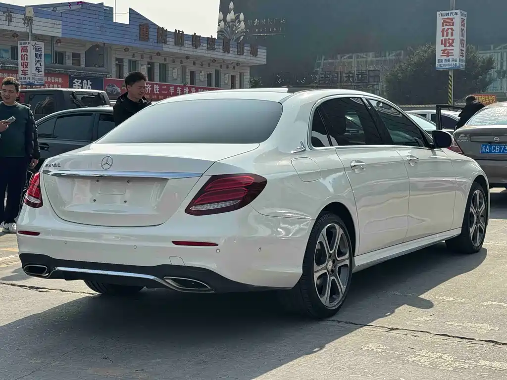 Mercedes-Benz E-Class 2017 — фото 15