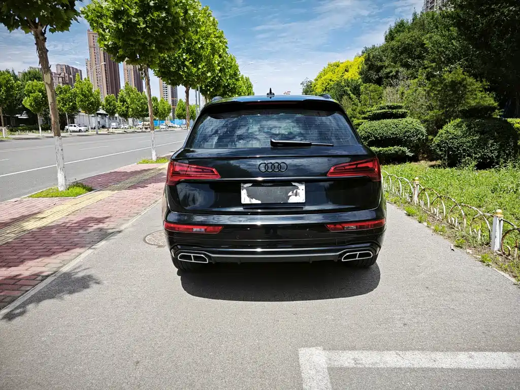 Audi Q5L 2024 — фото 10