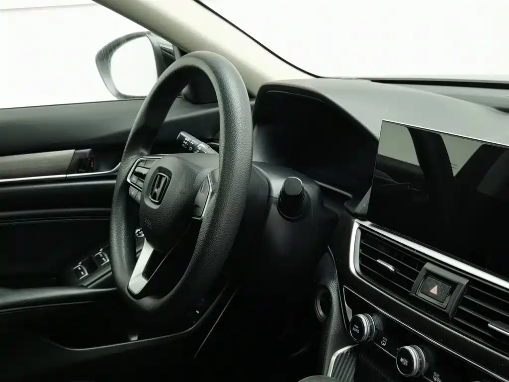 Honda Accord 2018 — фото 22